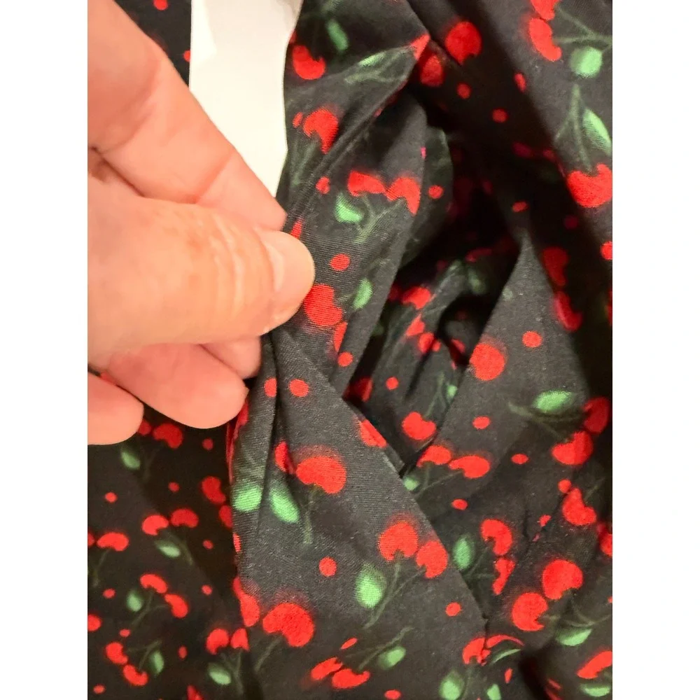 Tulip B Cherry Print Midi Skirt NWT Medium Black Red Pockets - Picture 8 of 9